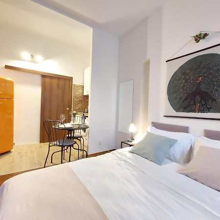 Sweet Dreams Suites Cosy Studio Piata Romana Bukarest Exteriör bild