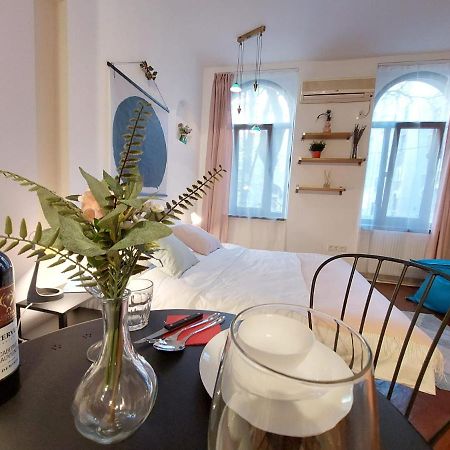 Sweet Dreams Suites Cosy Studio Piata Romana Bukarest Exteriör bild